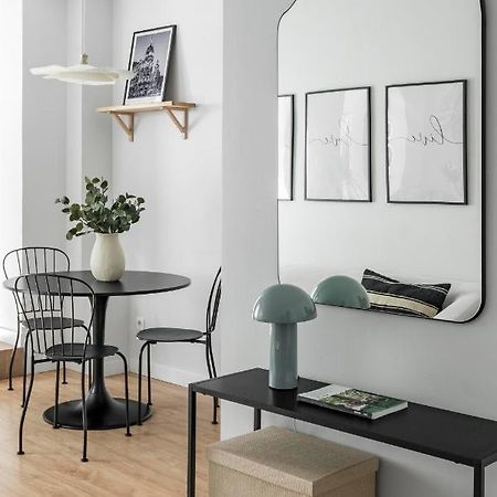 Cozy 2 Bedroom Apartment With Patio Madrid Extérieur photo